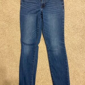 Old Navy Blue Skinny Jeans with Classic Style